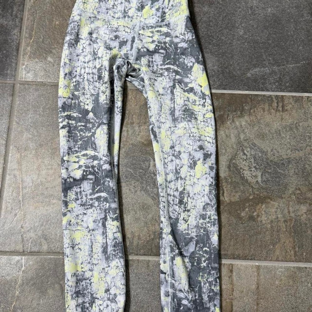Lululemon Wunder Train High-Rise‎ Crop 23"